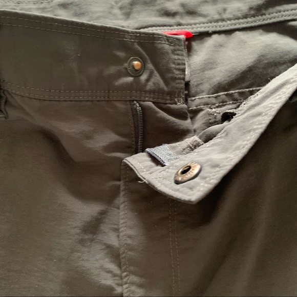 The North Face dark grey outdoor shorts, size 32 - Picture 9 of 16